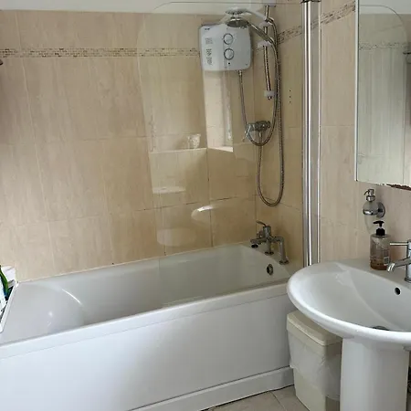 30 Minutes To Centre *