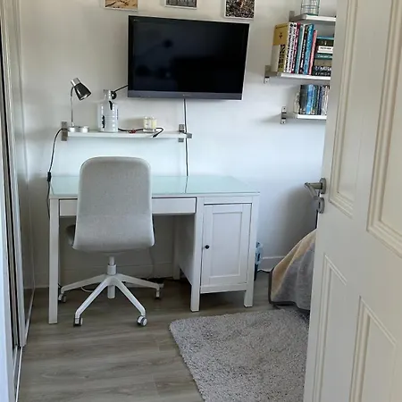 Δωμάτια σε οικογενειακή κατοικία 30 Minutes To Centre *