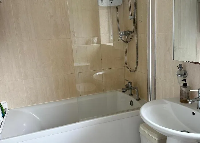 30 Minutes To Centre *