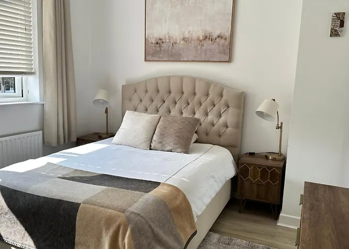 30 Minutes To Centre *